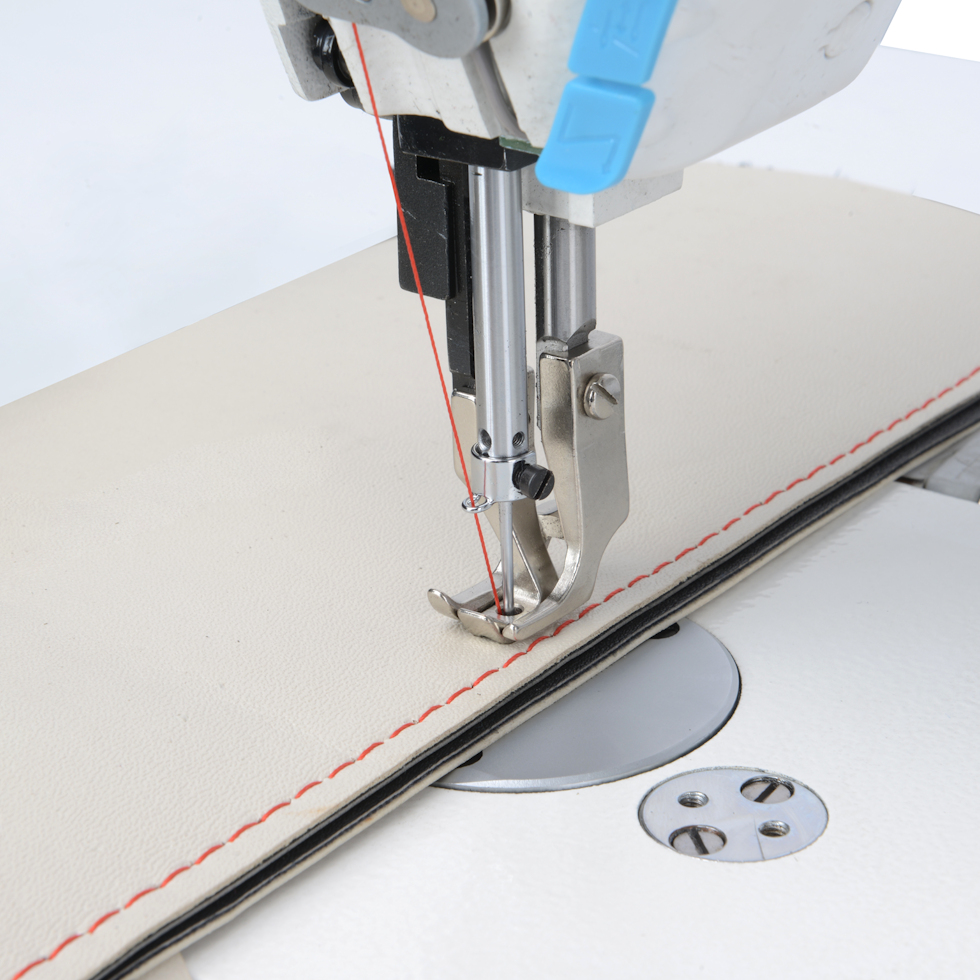 JACK 2060G COMPUTERISED COMPOUND FEED SEWING MACHINE - Image 2